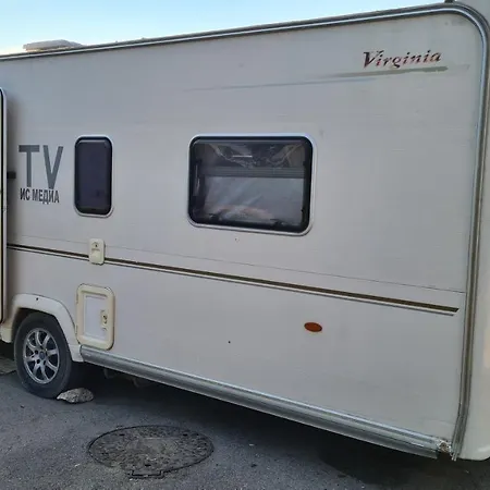 Caravan Lara1 *