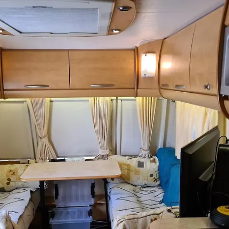 Caravan Lara1