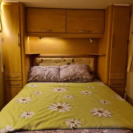 Caravan Lara1 Kemping